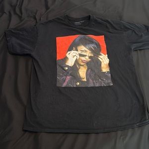 Aliyah T-Shirt size large
